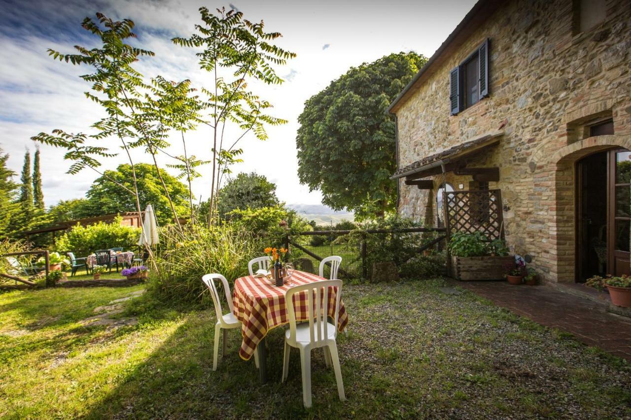 Villa Rustico In Pietra Chianni Exterior foto